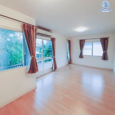 *****บ้านเดี่ยวมือสองย่านนนทบุรี ม.อินนิซิโอ ปิ่นเกล้า-วงแหวน เนื้อที่กว้าง 50 ตร.ว. ฟังก์ชัน 3 ห้องนอน 2 ห้องน้ำ ที่จอดรถ 2 คัน บ้านหลังใหญ่ มีบริเวณกว้างขวาง บนทำเลแห่งการเดินทาง ใกล้รถไฟฟ้าสายสีม่วง "สถานีตลาดบางใหญ่" และทางด่วน "ศรีรัช"